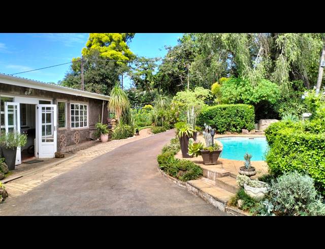 4 BEDROOM HOUSE FOR SALE IN PRESTBURY